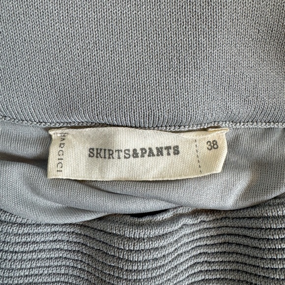 NWOT Textured Knitted Skirt in a grayish blue - Picture 7 of 12